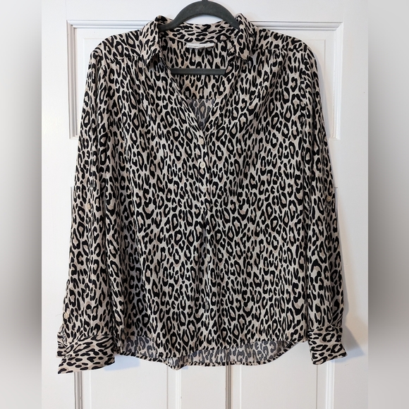 Dana Buchman Tops - Dana Buchman leopard print button down blouse size L